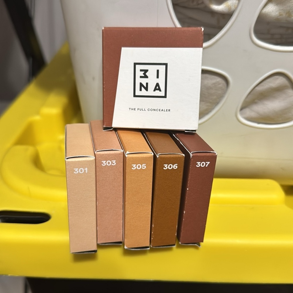 Mina The Full Concealer - Picture 10 of 10